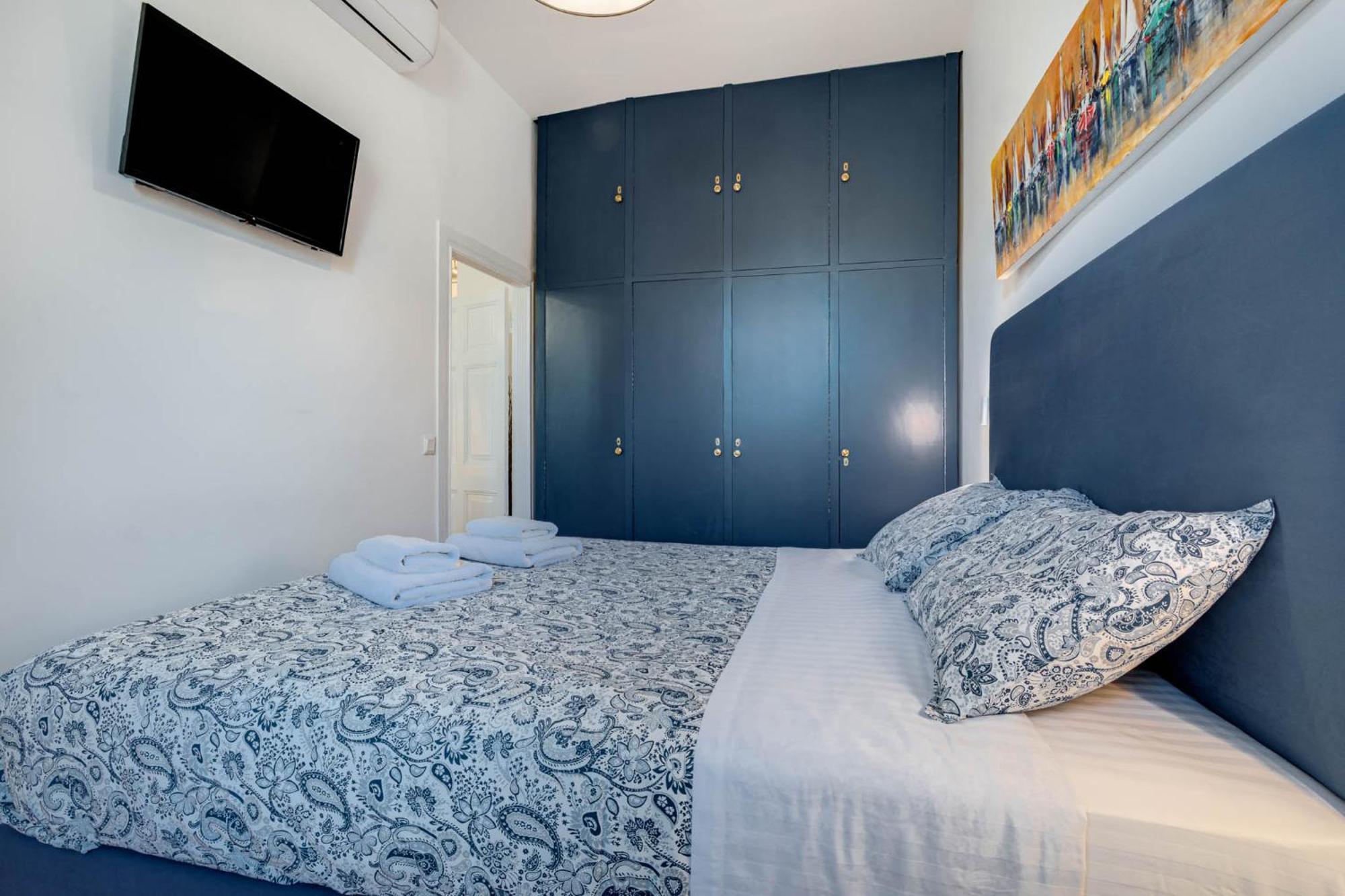 Royal View - Corfu Town Apartment